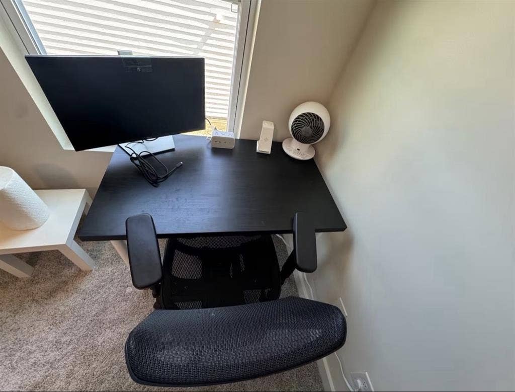 Room available in the Suburbs!!