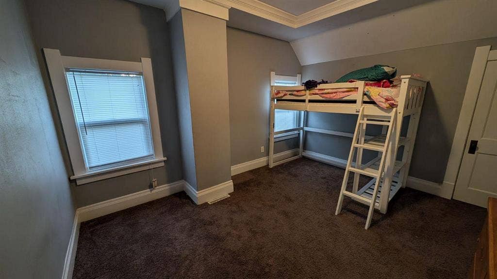 Spacious Private Room - Two Closets