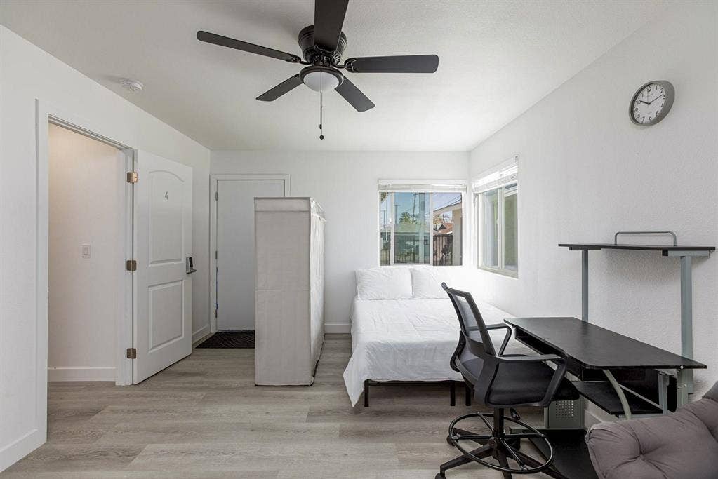 9 BR in Las Vegas