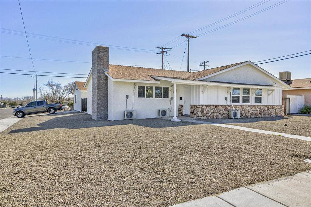 9 BR in Las Vegas