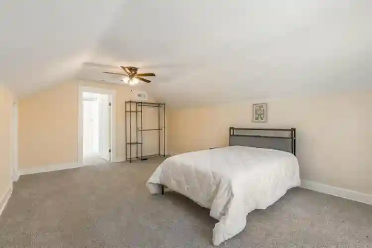 8 BR in Kansas City