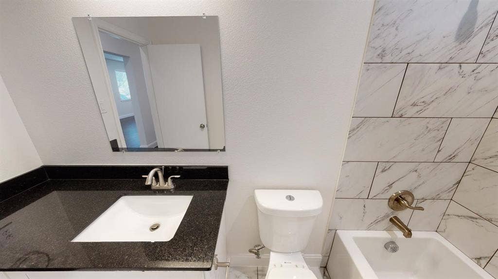 4 BR in Dallas