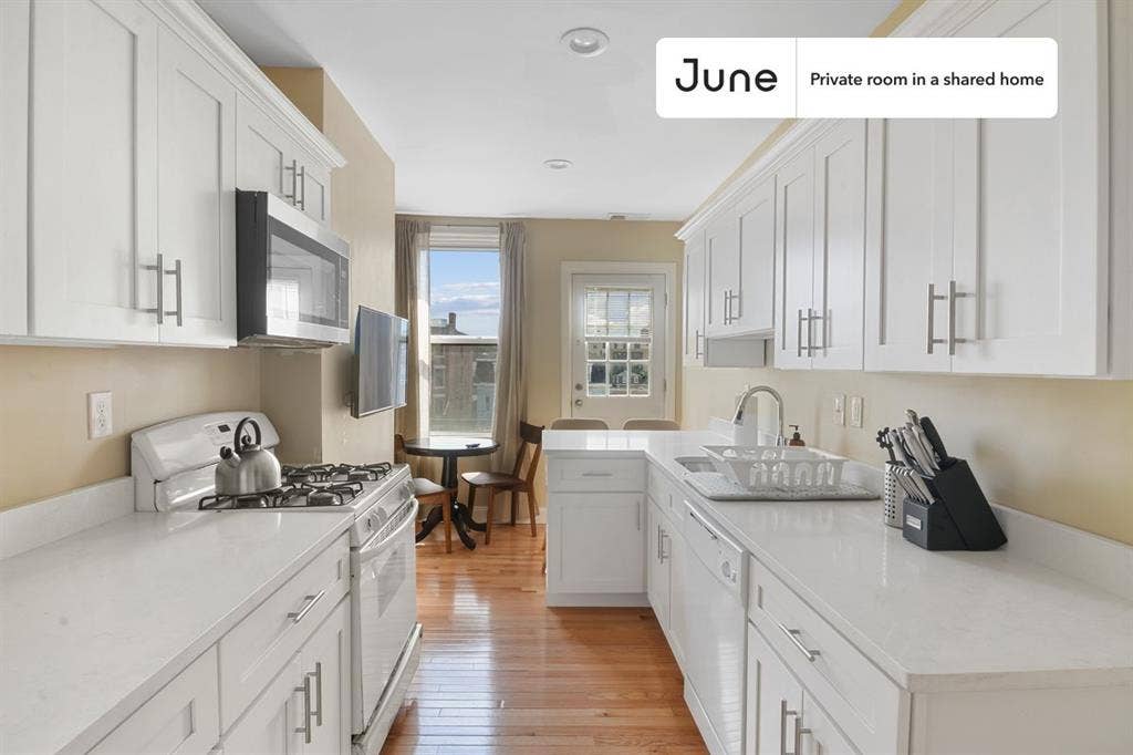 4 BR in Boston
