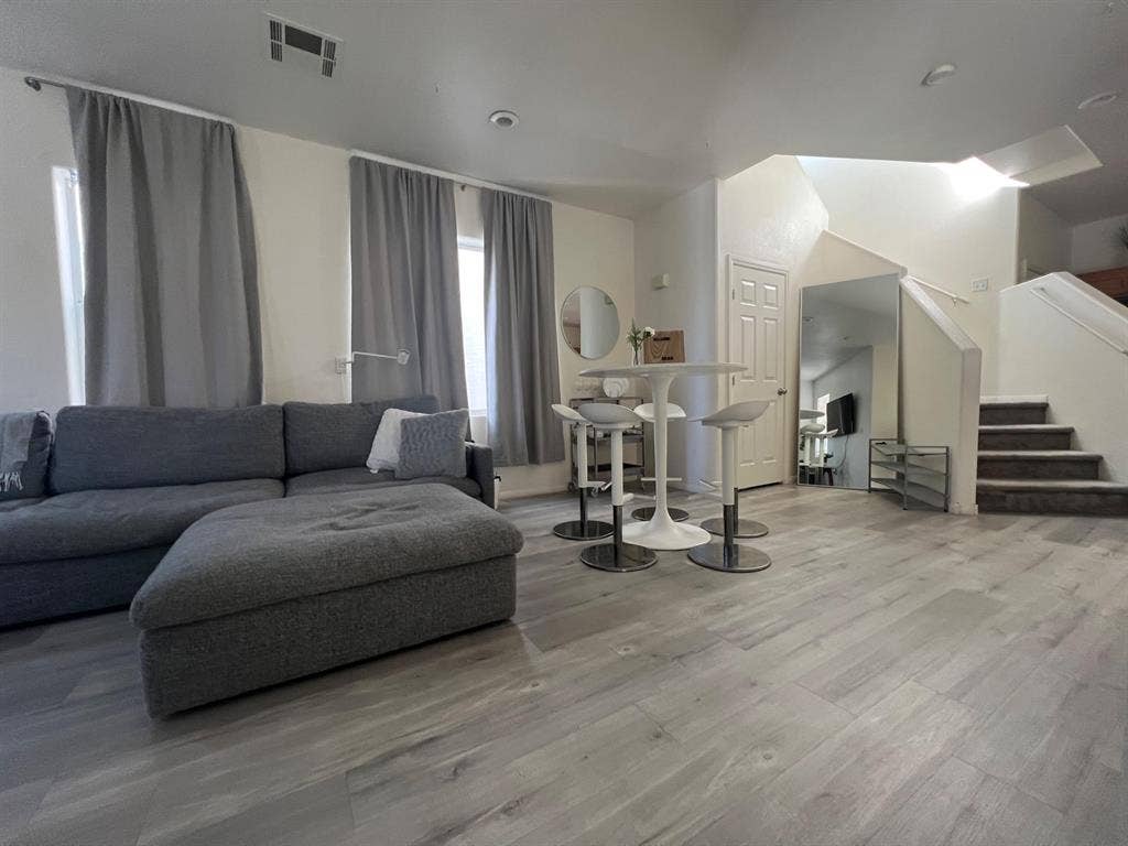 2 BR in Las Vegas