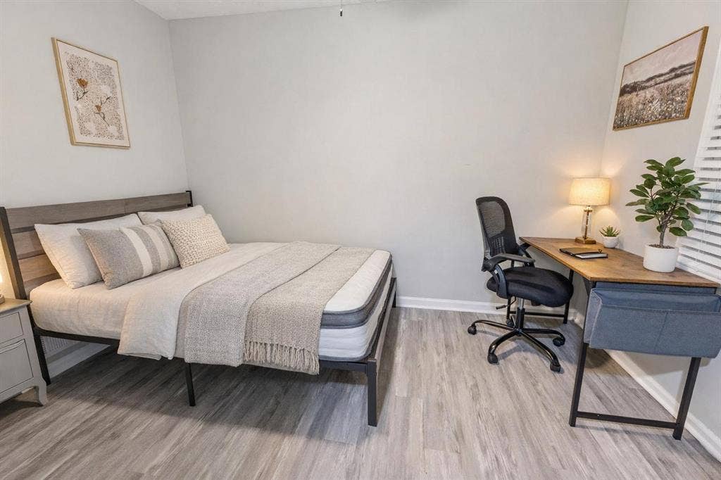 10 BR in Ellenwood