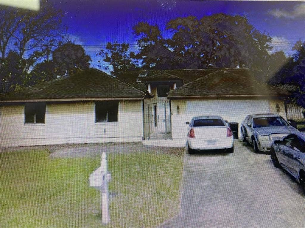 room for rent, close to beach