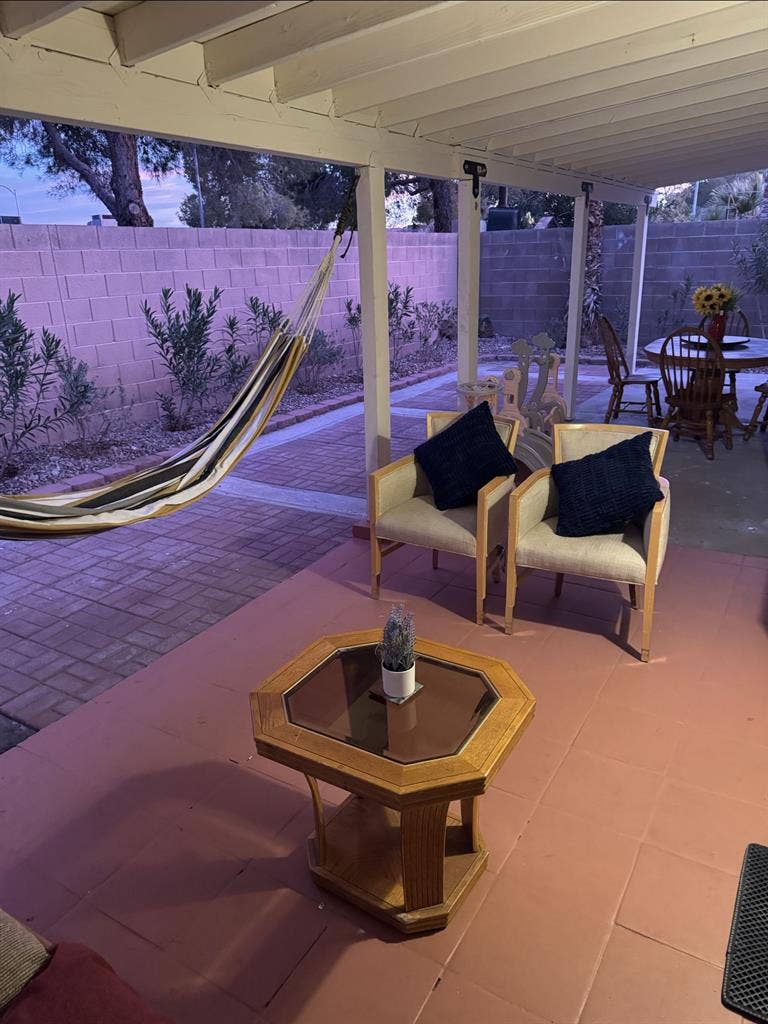 Beautiful house, great location!