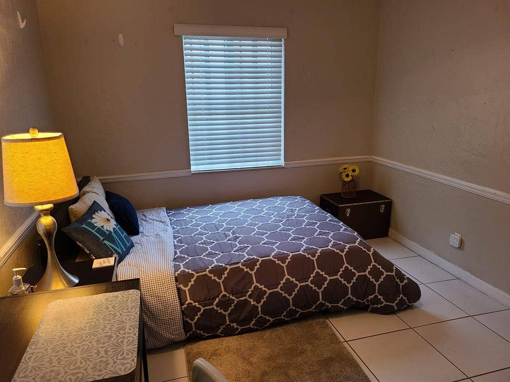 Cozy Home min from the Beach
!