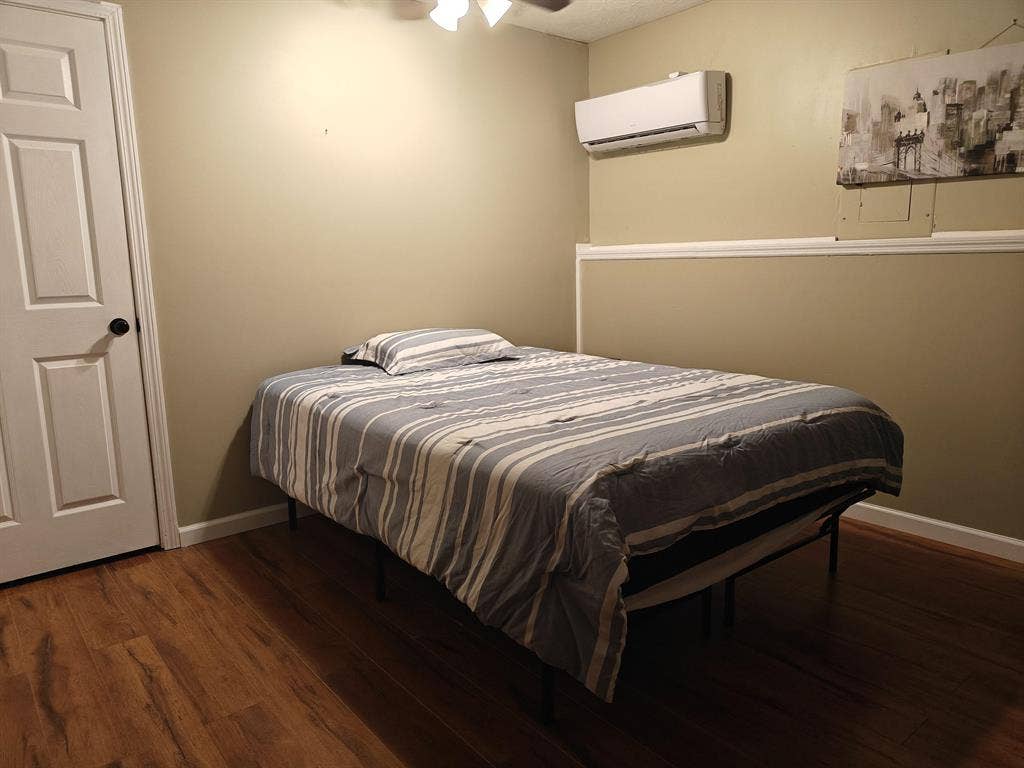 6 BR in College Park