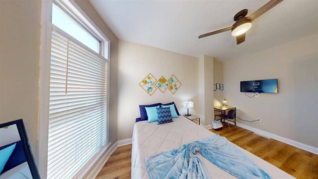 8 BR in Baltimore