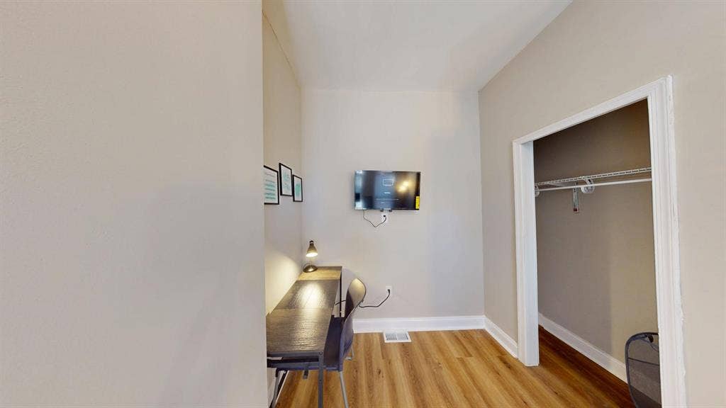 8 BR in Baltimore