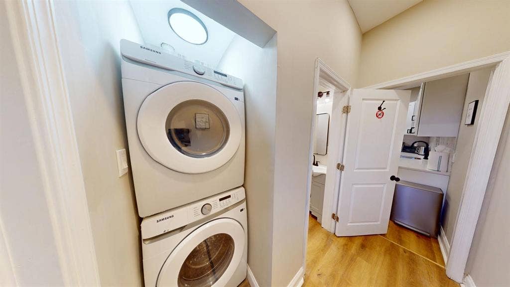 8 BR in Baltimore