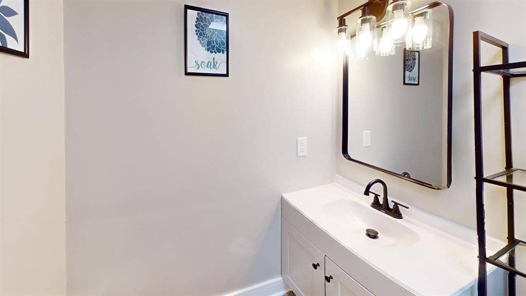 8 BR in Baltimore