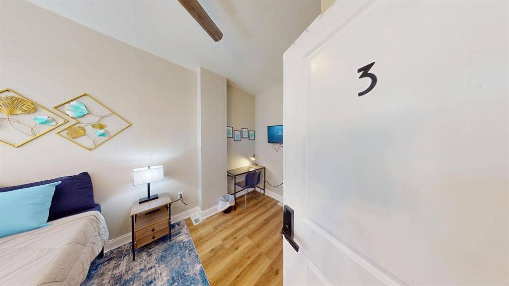 8 BR in Baltimore