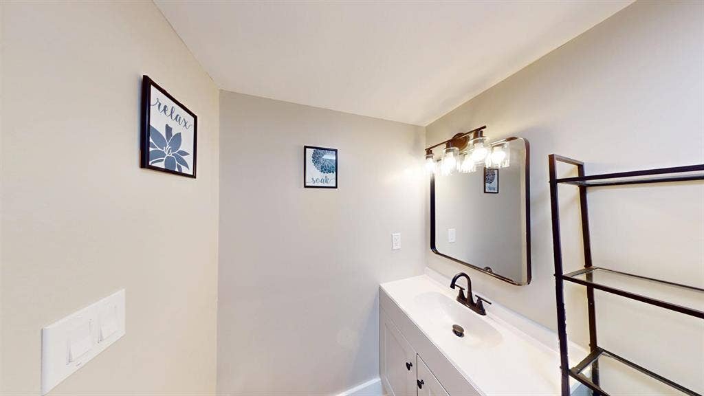 8 BR in Baltimore