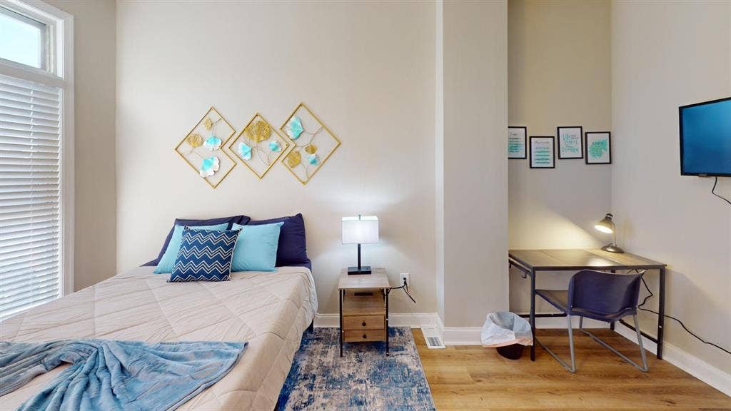 8 BR in Baltimore