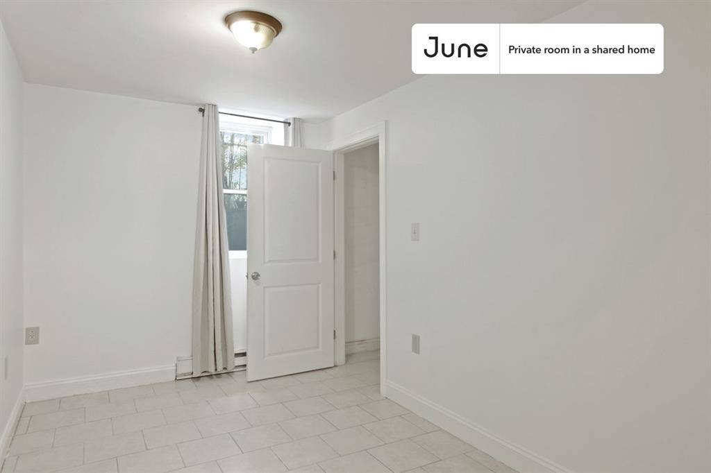 4 BR in Boston