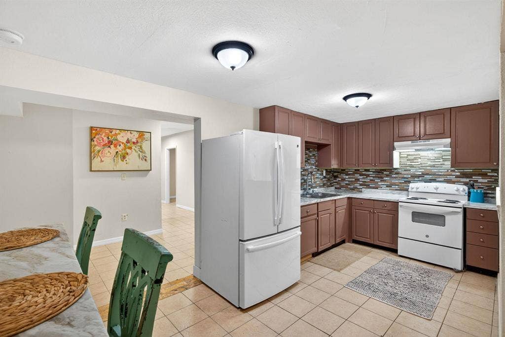 7 BR in Fort Myers