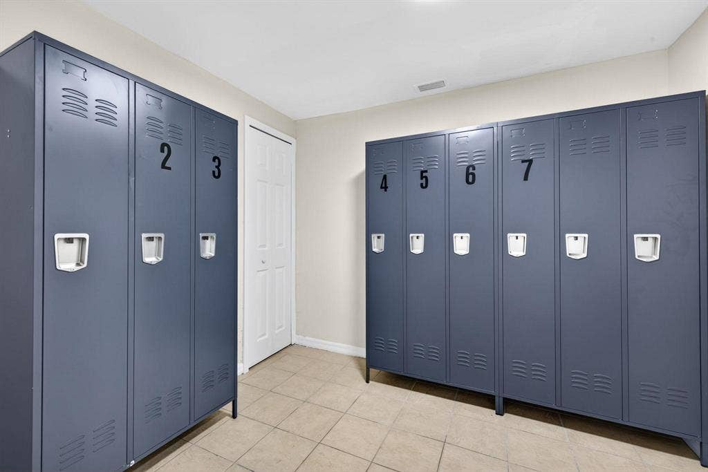 7 BR in Fort Myers
