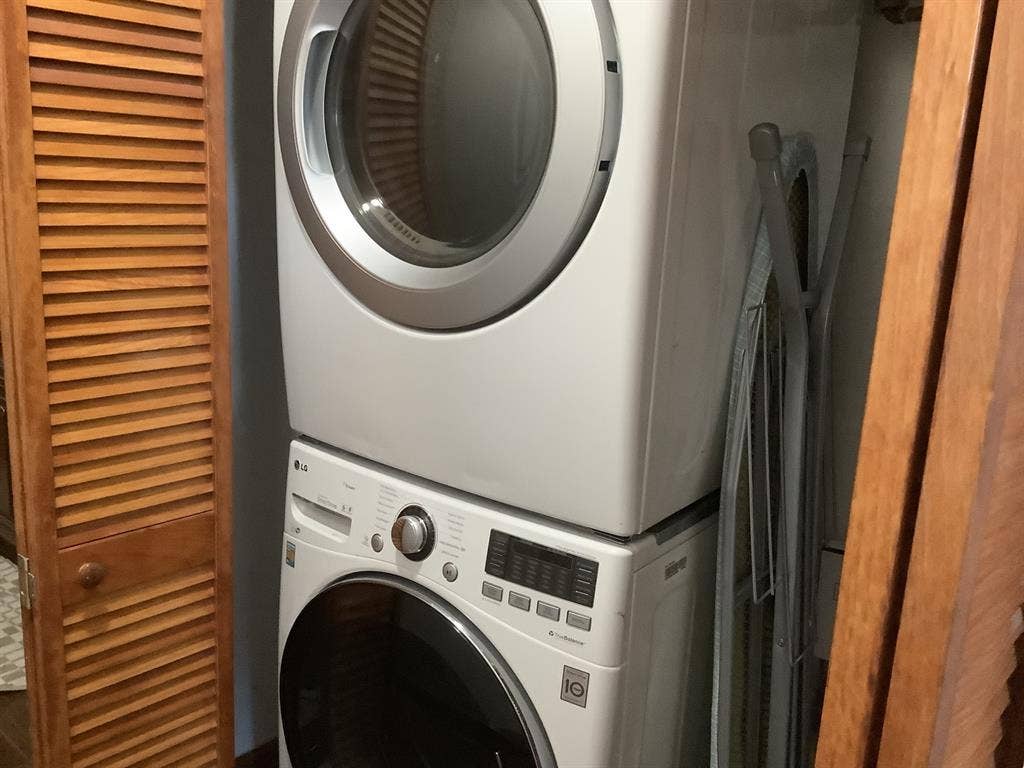 Furnished Lg Room w Priv BA & Deck