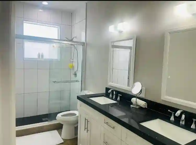 Modern Private Room Available