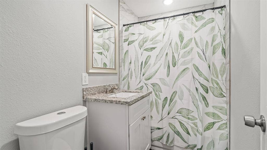 9 BR in Houston