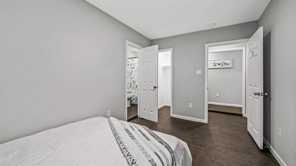 9 BR in Houston