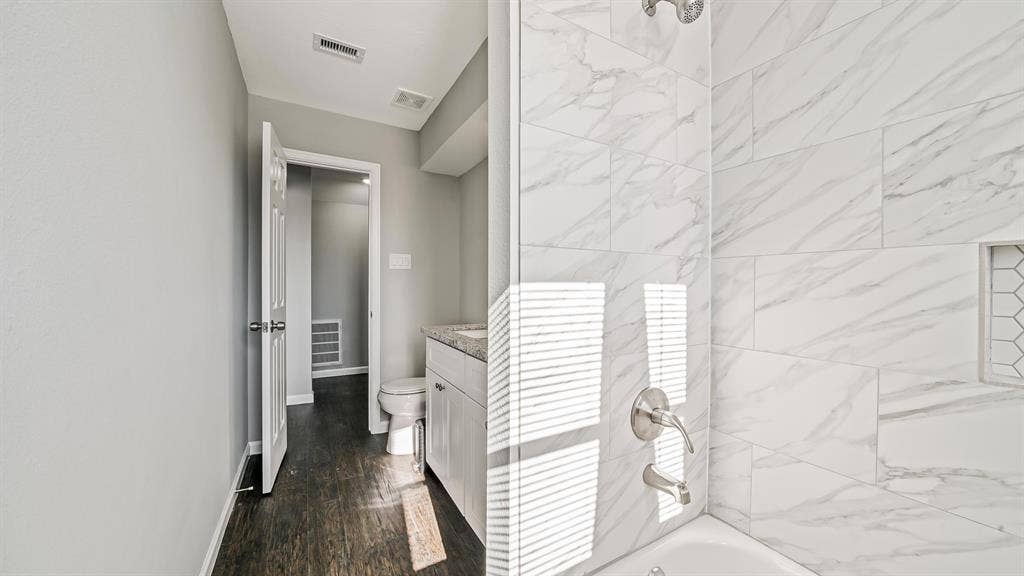 9 BR in Houston