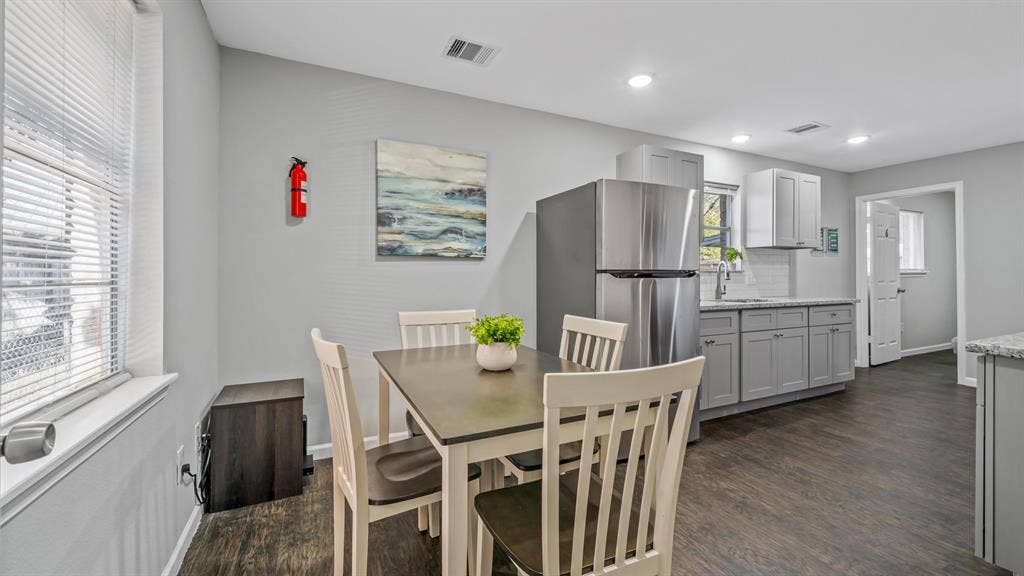 9 BR in Houston