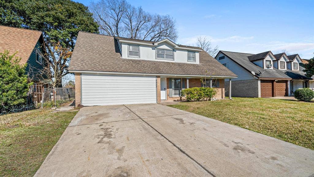 9 BR in Houston