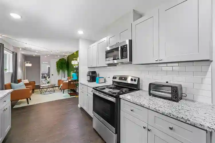 9 BR in Houston