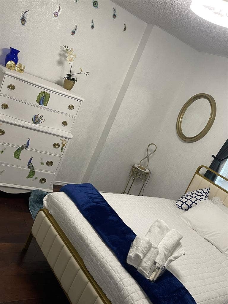 Cozy furnished room for rent!