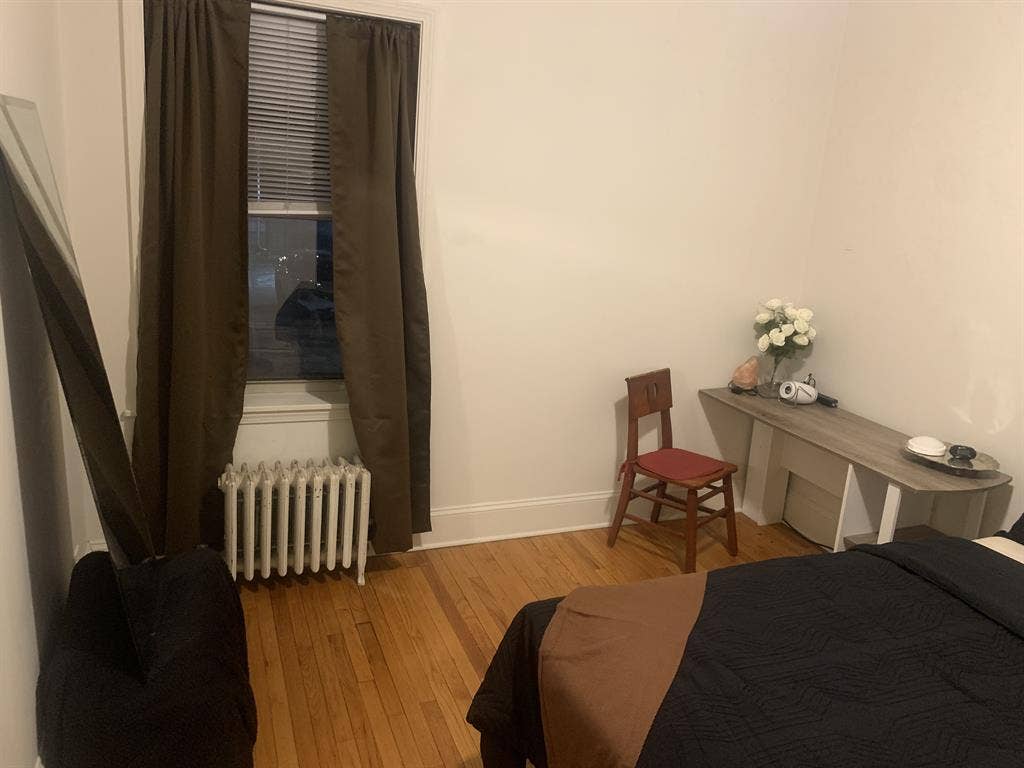 Move. In Ready Room- Furnished