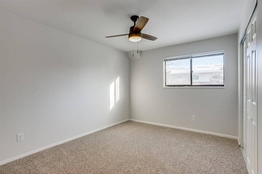 Bedroom w/ utilities included