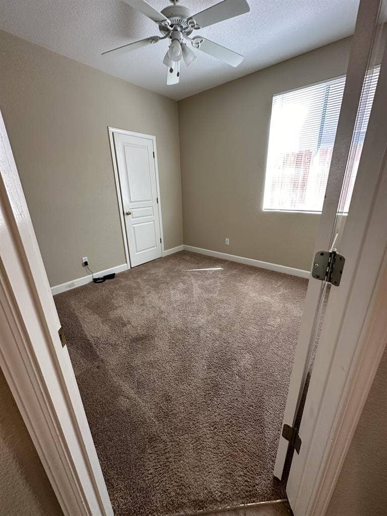 Room or house available in Natomas