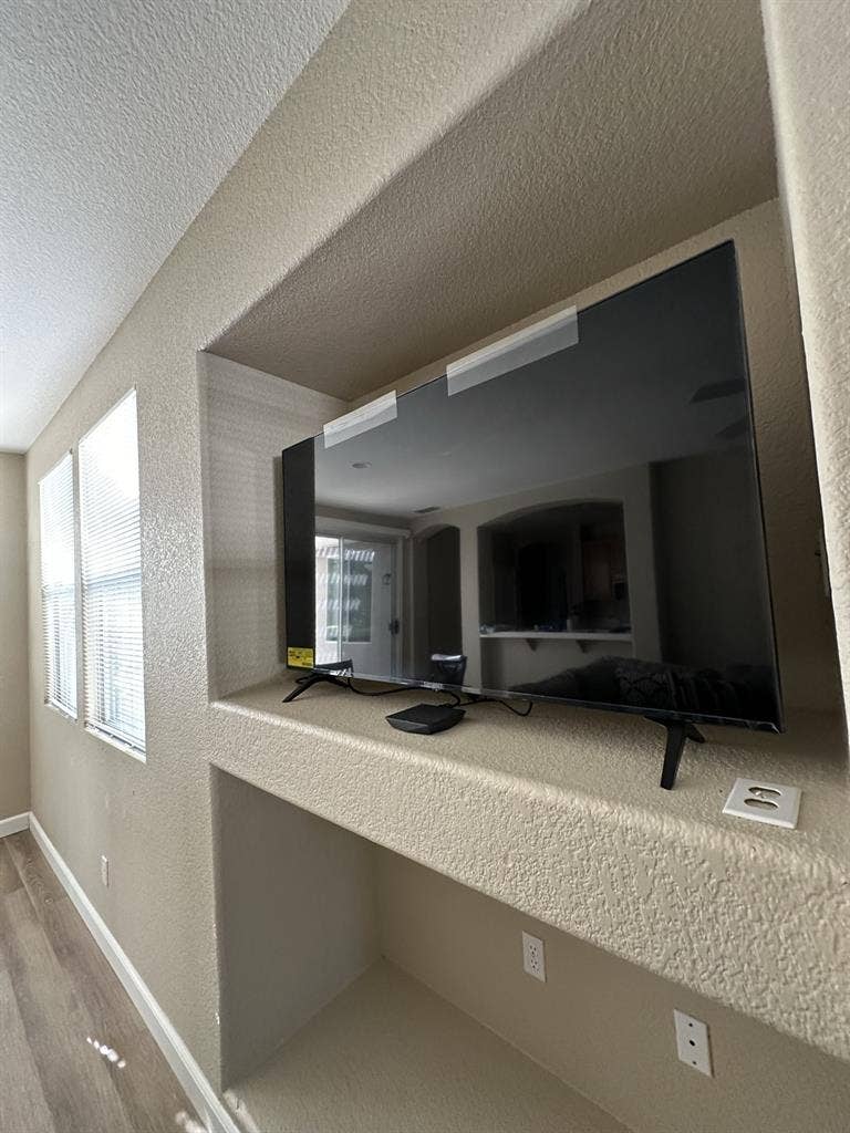 Room or house available in Natomas