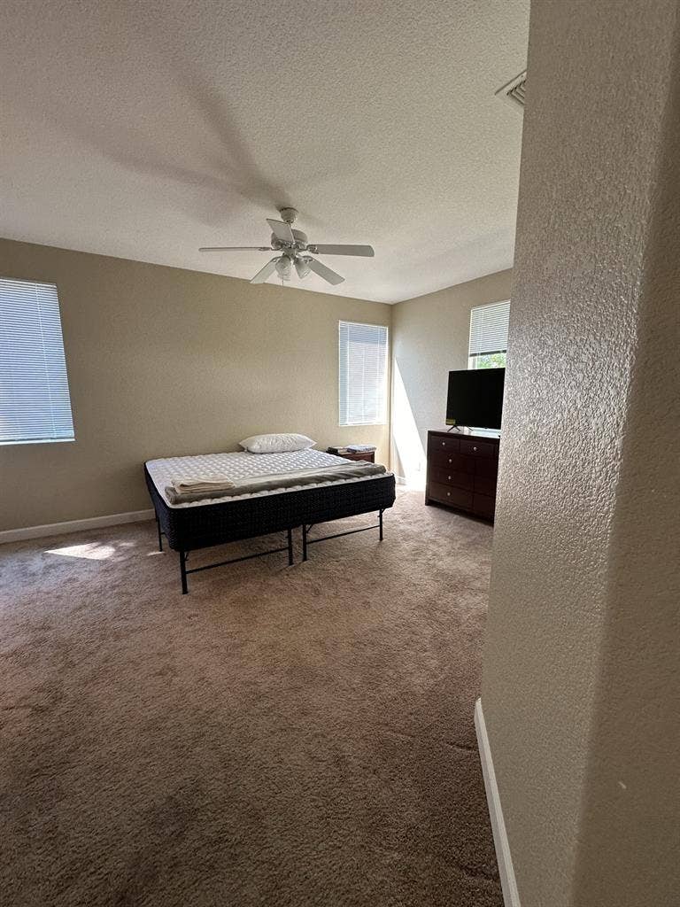 Room or house available in Natomas