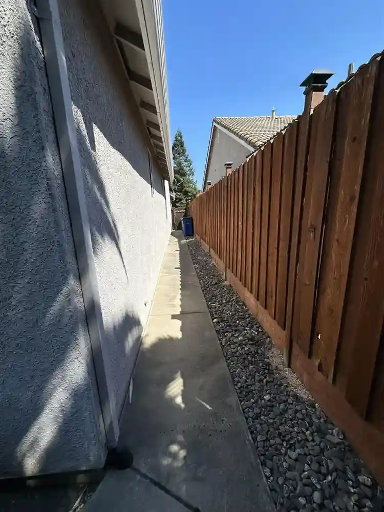 Room or house available in Natomas