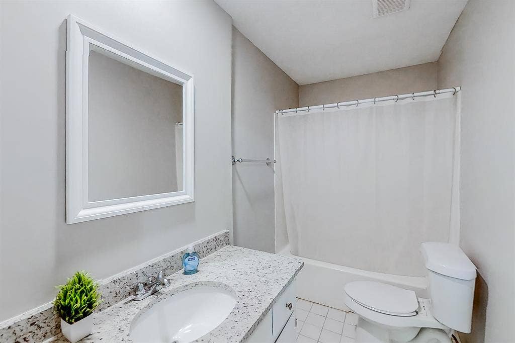 6 BR in Jonesboro