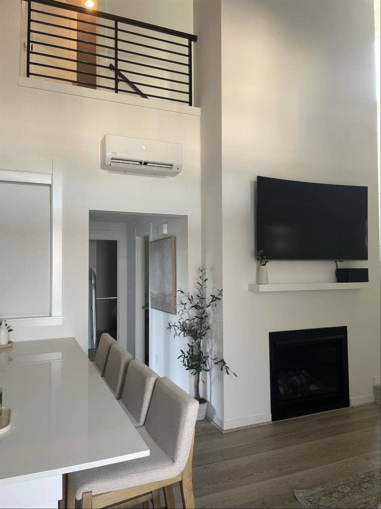 Looking for a female housemate!