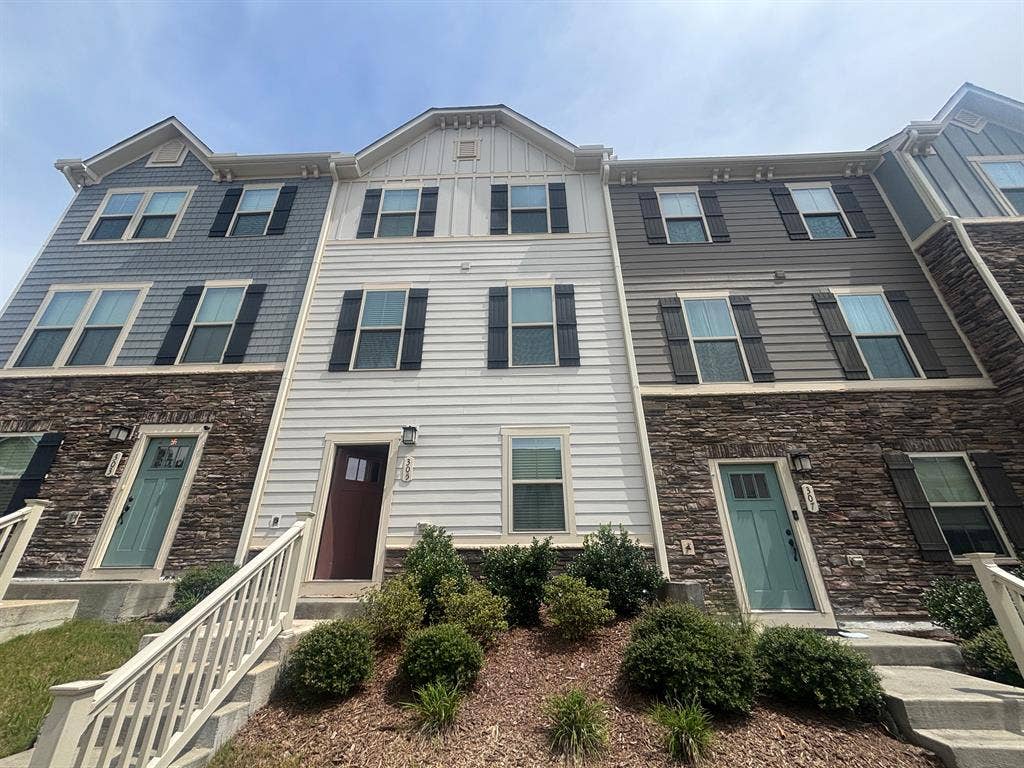4 BR in Cary