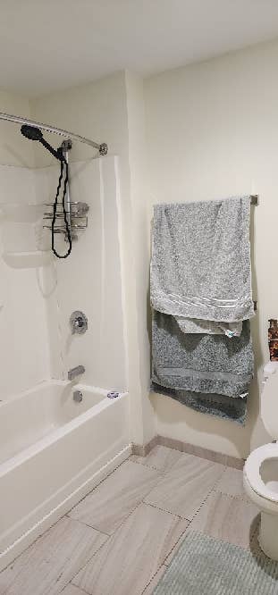 Luxury Apartment Creekwalk Commons