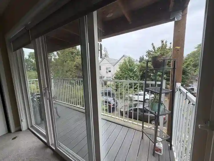 Furnished townhouse and spare room