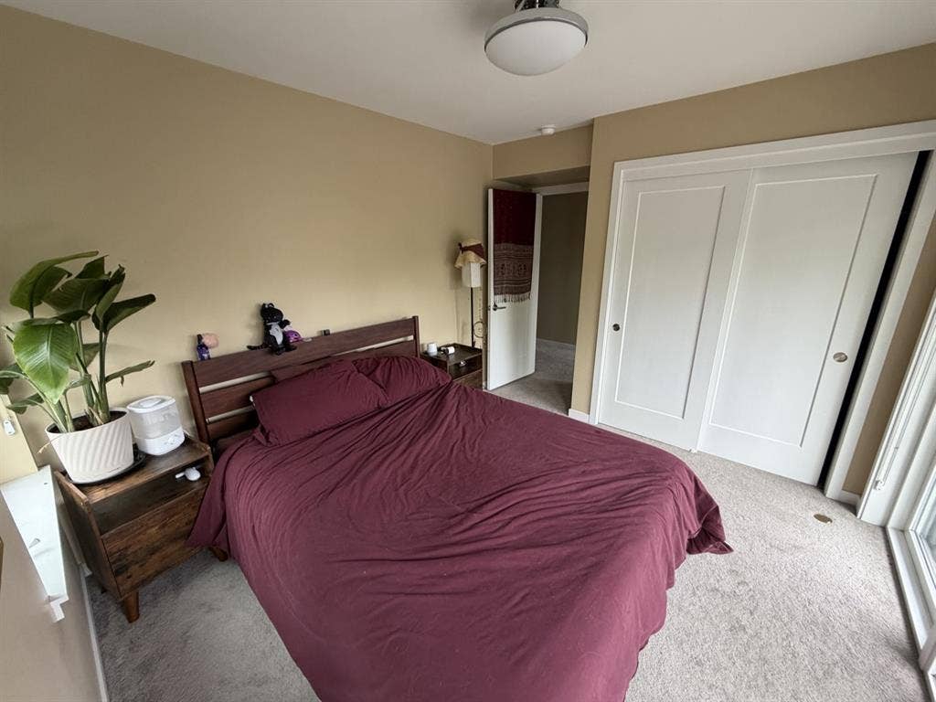 Furnished townhouse and spare room