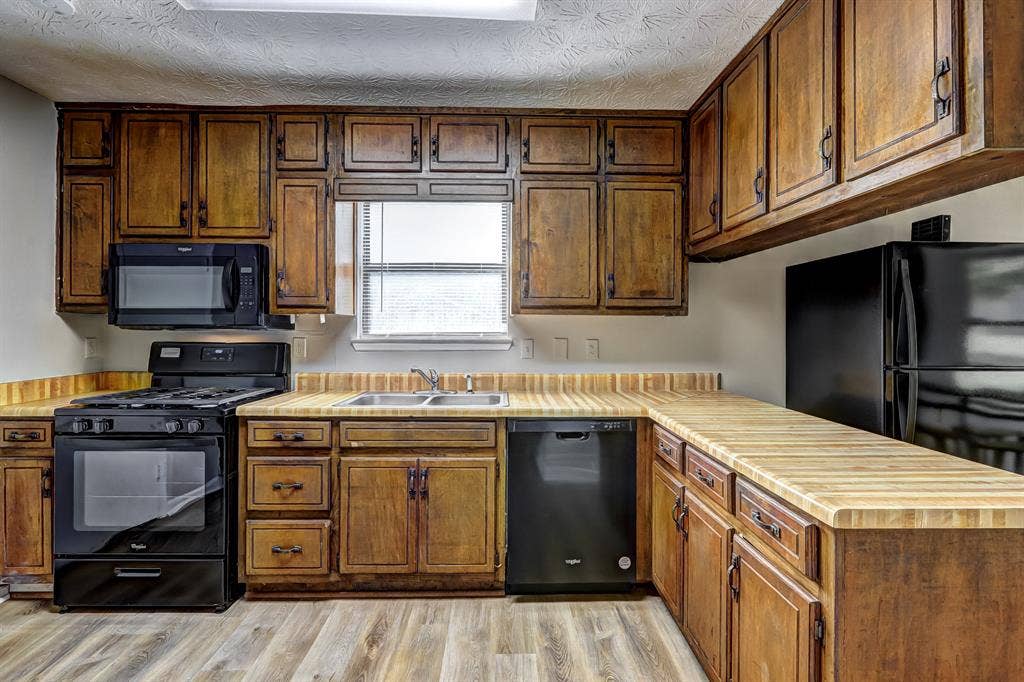 7 BR in Jonesboro