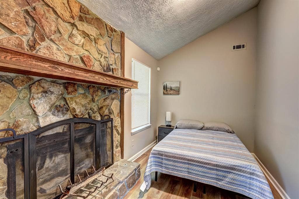 7 BR in Jonesboro