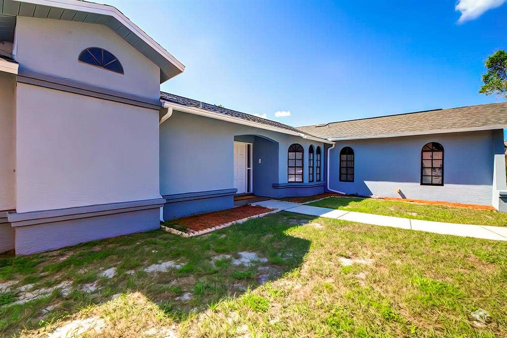 6 BR in Spring Hill