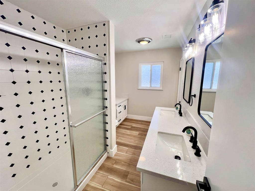 8 BR in Las Vegas