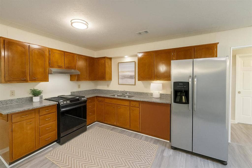 7 BR in Jonesboro