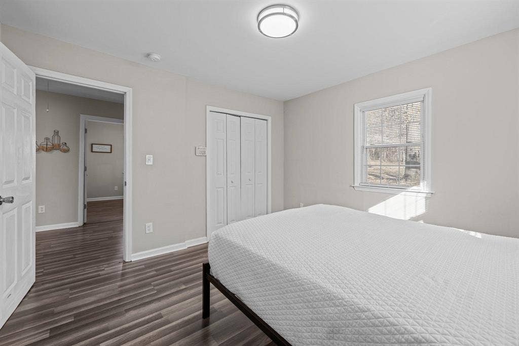 4 BR in Hillsborough